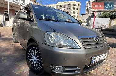 Toyota Avensis  2003