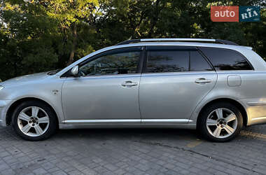 Toyota Avensis  2004