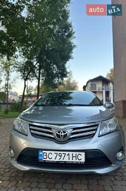 Toyota Avensis  2014