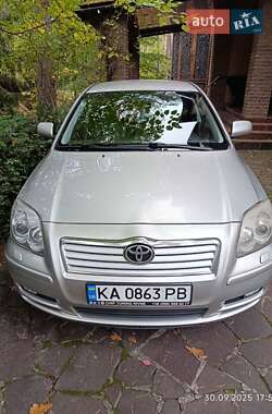 Toyota Avensis  2004