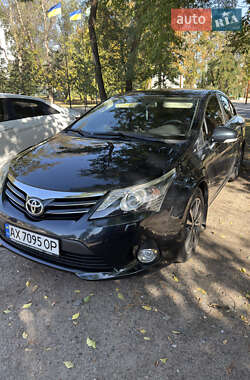 Toyota Avensis  2013