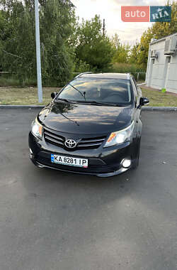 Toyota Avensis 2012