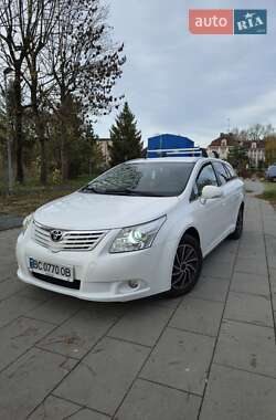 Toyota Avensis  2011