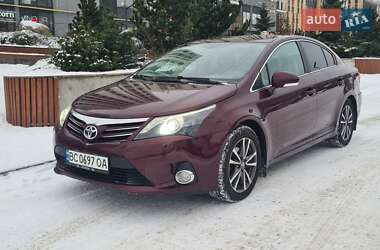 Toyota Avensis  2012