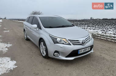 Toyota Avensis  2014