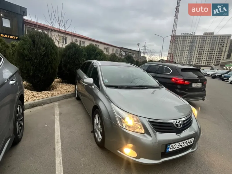 Toyota Avensis 2010