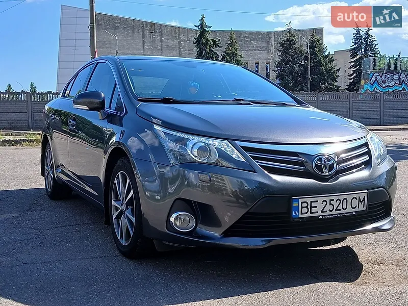 Toyota Avensis 2012