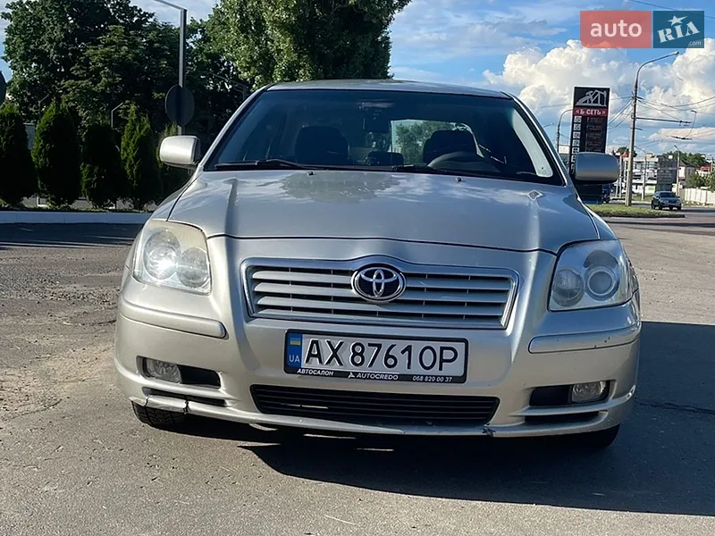 Toyota Avensis 2004
