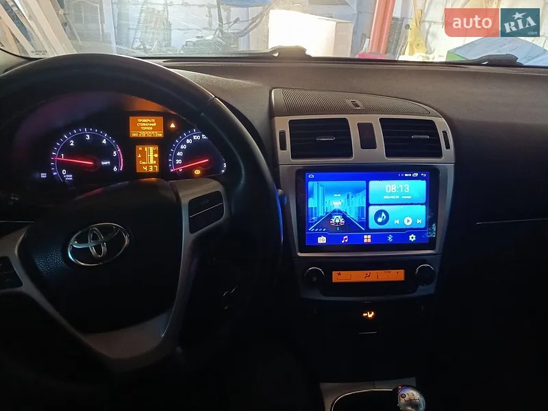 Toyota Avensis 2012