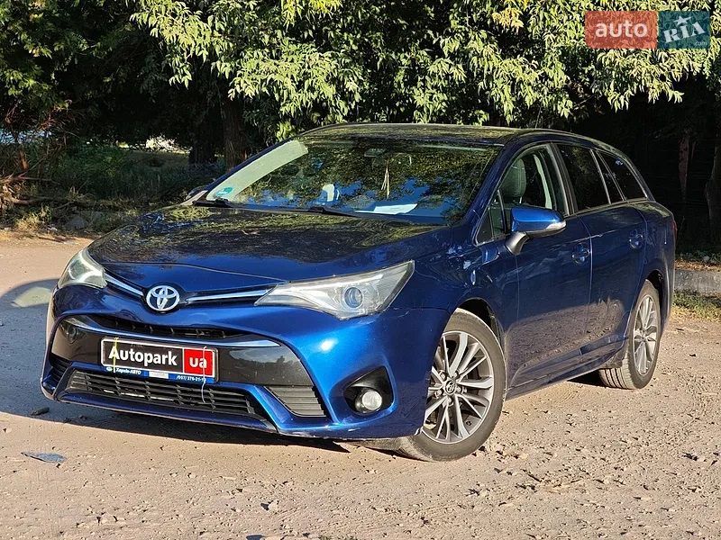 Toyota Avensis 2015