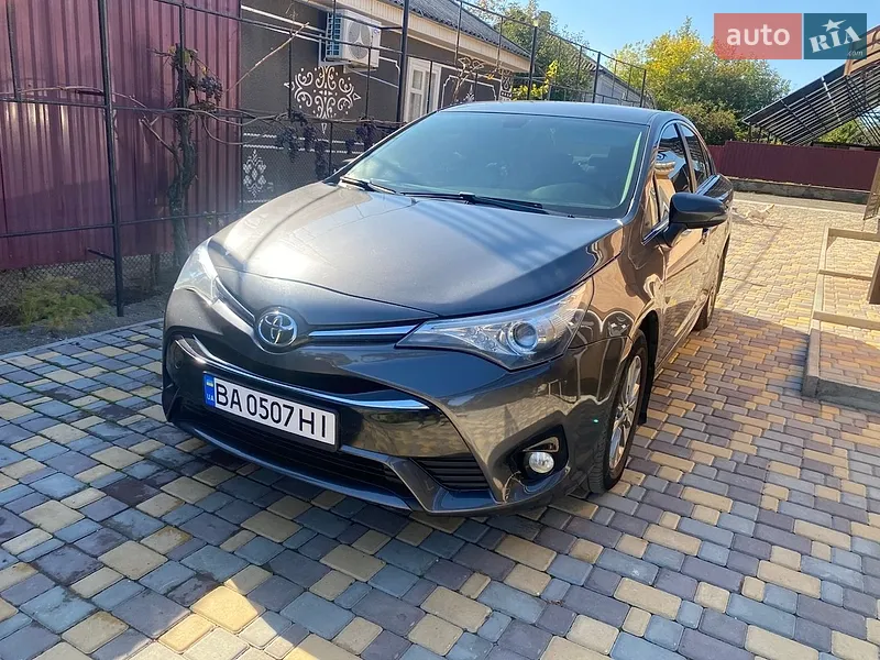 Toyota Avensis 2016