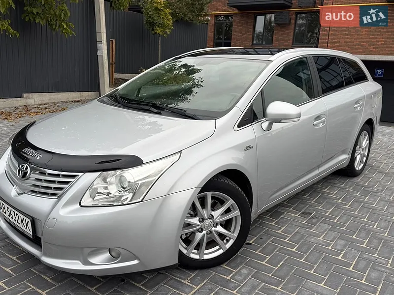 Toyota Avensis 2011