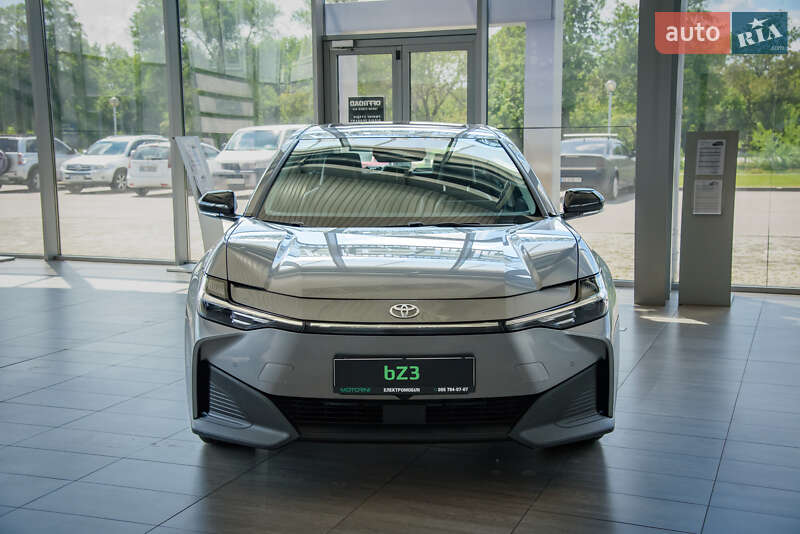 Седан Toyota bZ3