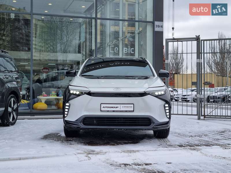 Внедорожник / Кроссовер Toyota bZ4X