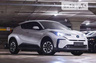 Toyota C-HR EV  2021