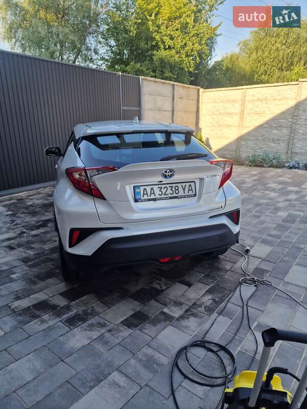Toyota C-HR EV