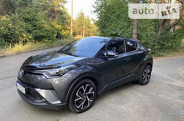 Toyota C-HR Officials AWD  2017