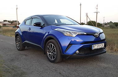 Toyota C-HR AWD 2017 2016