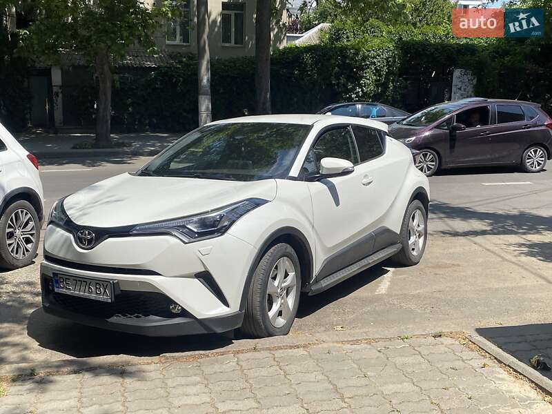 Легковые Toyota C-HR