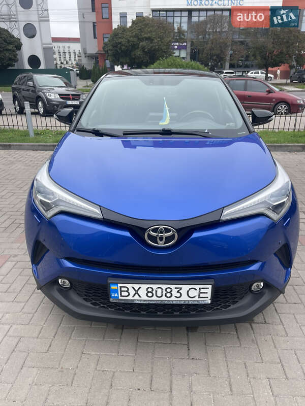 Внедорожник / Кроссовер Toyota C-HR