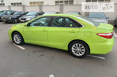 Toyota Camry Hybrid 2015