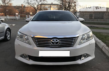 Toyota Camry Elegance 2013