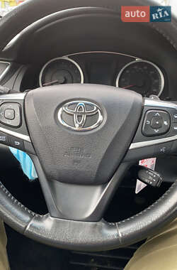 Toyota Camry  2014