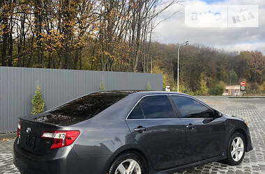 Toyota Camry SE 2012