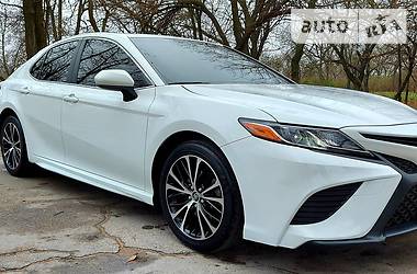 Toyota Camry  2018