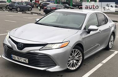 Toyota Camry Hybrid XLE 2017