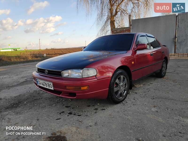 Toyota Camry 1992 року в Черкасах