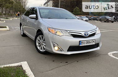 Toyota Camry HYBRID  2013