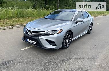 Toyota Camry Se 203hp 8AT 2017