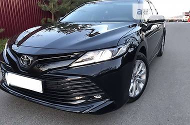 Toyota Camry  2019