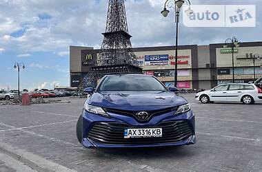 Toyota Camry  2018