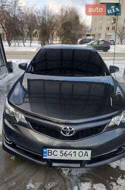 Toyota Camry  2012