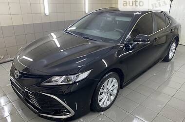 Toyota Camry  2021