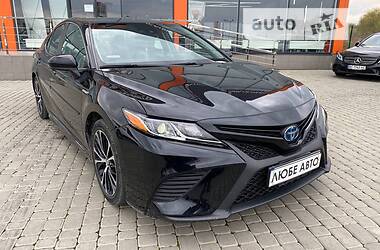 Toyota Camry  2019