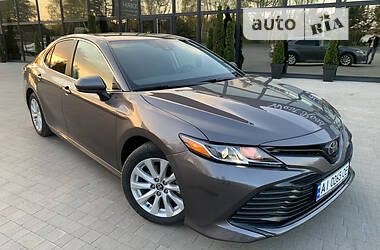 Toyota Camry LE 2020