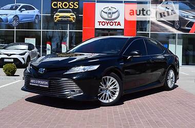 Toyota Camry Premium 2019