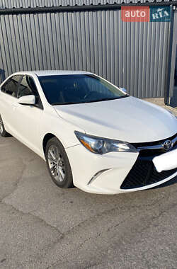 Toyota Camry 2015