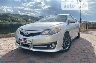 Toyota Camry SE 2012