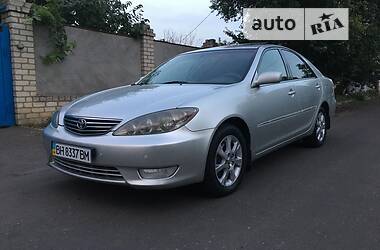 Toyota Camry  2004