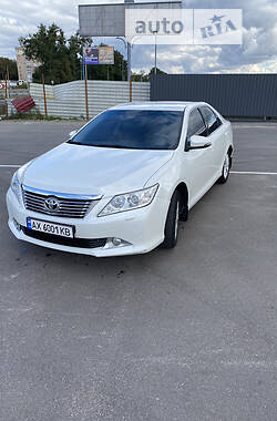 Toyota Camry  2013