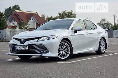 Toyota Camry  2019