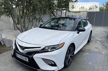 Toyota Camry  2019