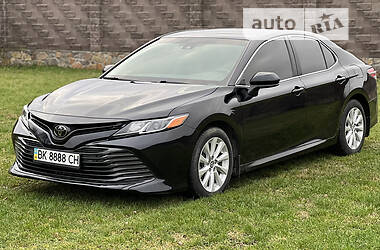 Toyota Camry   LE 2018