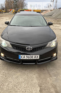 Toyota Camry SE 2012