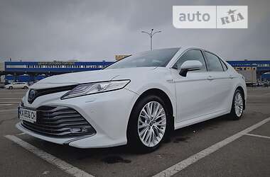 Toyota Camry  2020