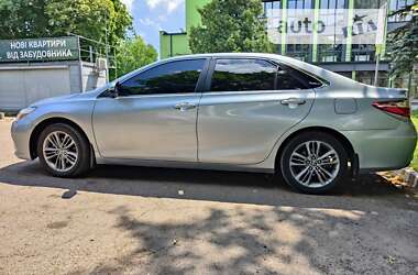 Toyota Camry SE 2015